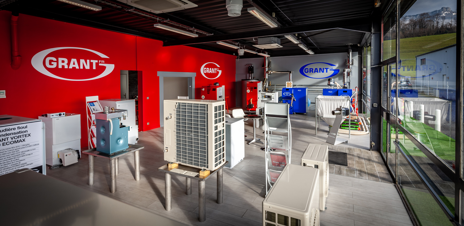 Grant France : Création du showroom, d'un laboratoire et d'un centre de formation à Chambéry. Nos spécialistes forment les équipes d'installateur sur la gamme de chaudière à granulés, pompe à chaleur et chaudière bio fioul Grant.