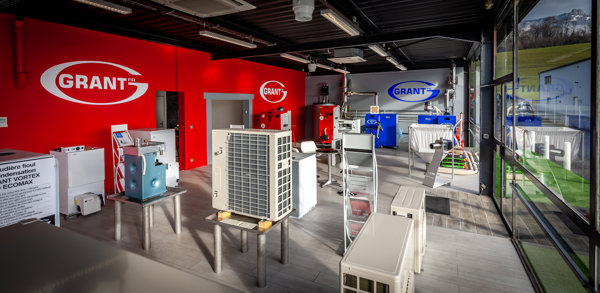 Grant France : Création du showroom, d'un laboratoire et d'un centre de formation à Chambéry. Nos spécialistes forment les équipes d'installateur sur la gamme de chaudière à granulés, pompe à chaleur et chaudière bio fioul Grant.
