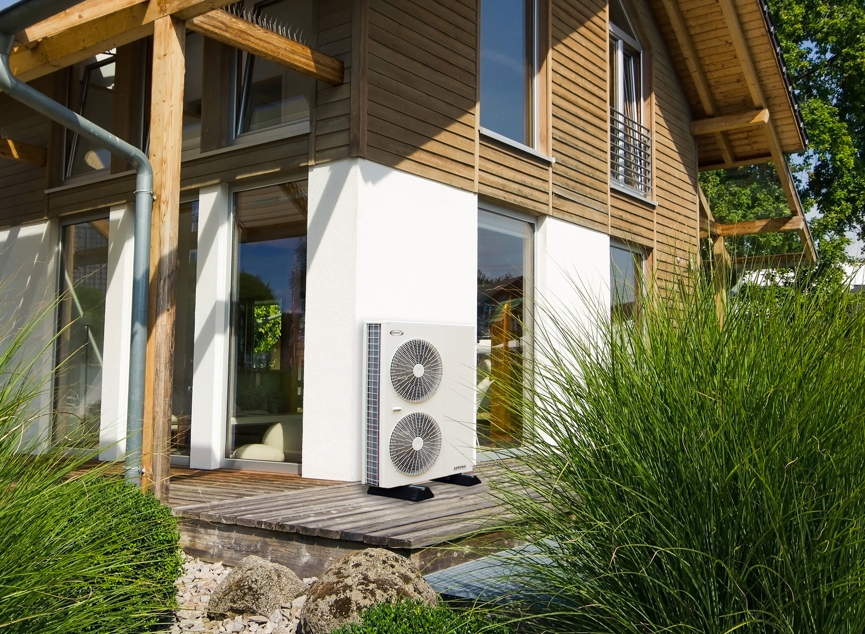 12kW R32 ASHP Landscape.jpg (1)