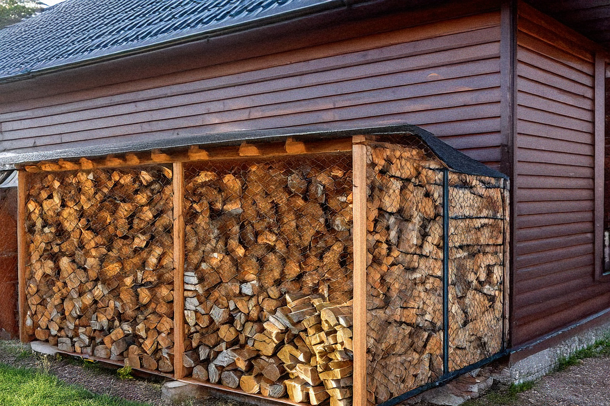 5 Façons de Conserver Correctement son Bois de Chauffage : Lutter Contre l’Humidité pour un Chauffage Optimal